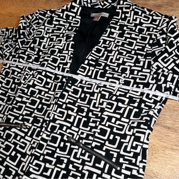 Roz & Ali Black and White Modern Geometric Patterned Blazer Jacket Small - Picture 9 of 11
